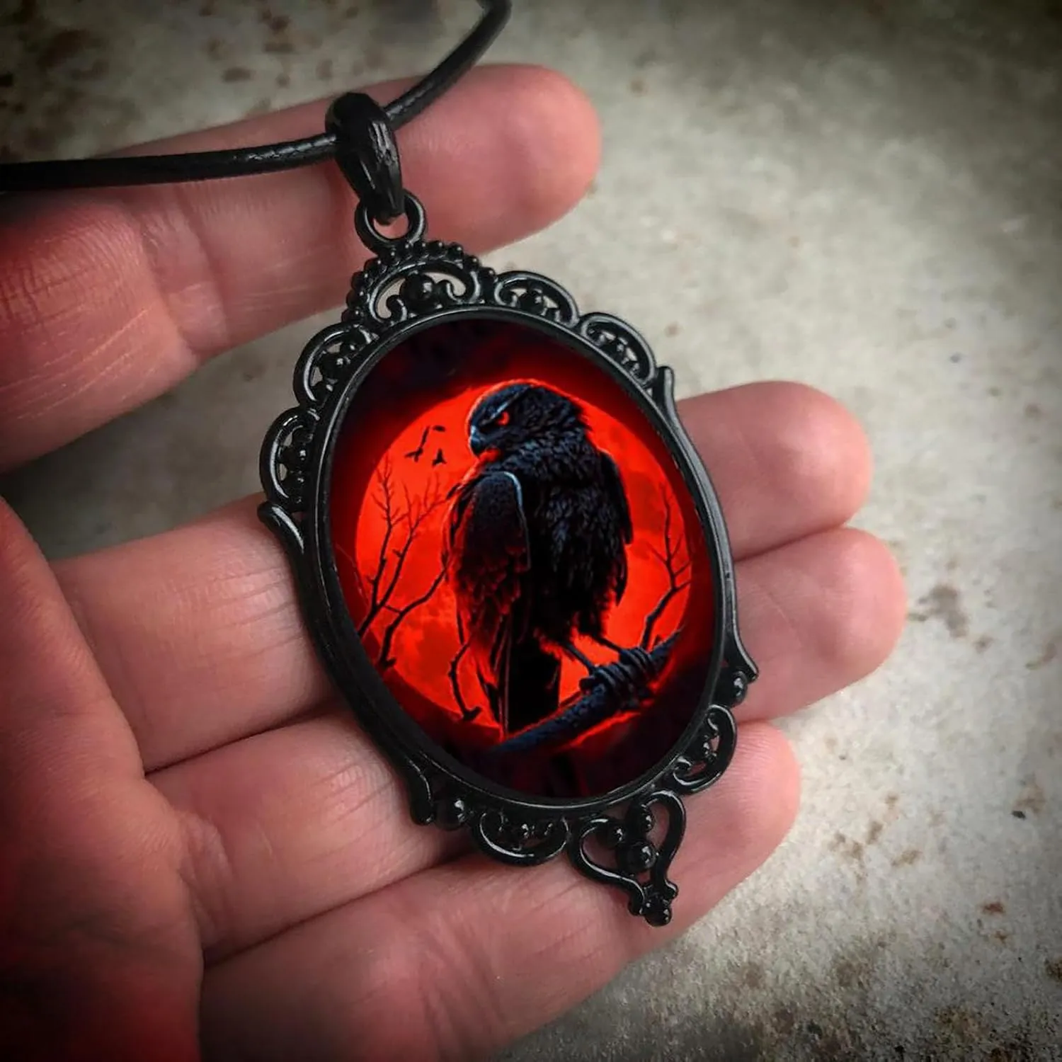 FUTIMELY Gothic Cross Crow Necklace Vintage Dark Raven Embossed Pendant Necklace Punk Black Crow Glass Choker Halloween Gothic Dark Style Jewelry for Men and Women