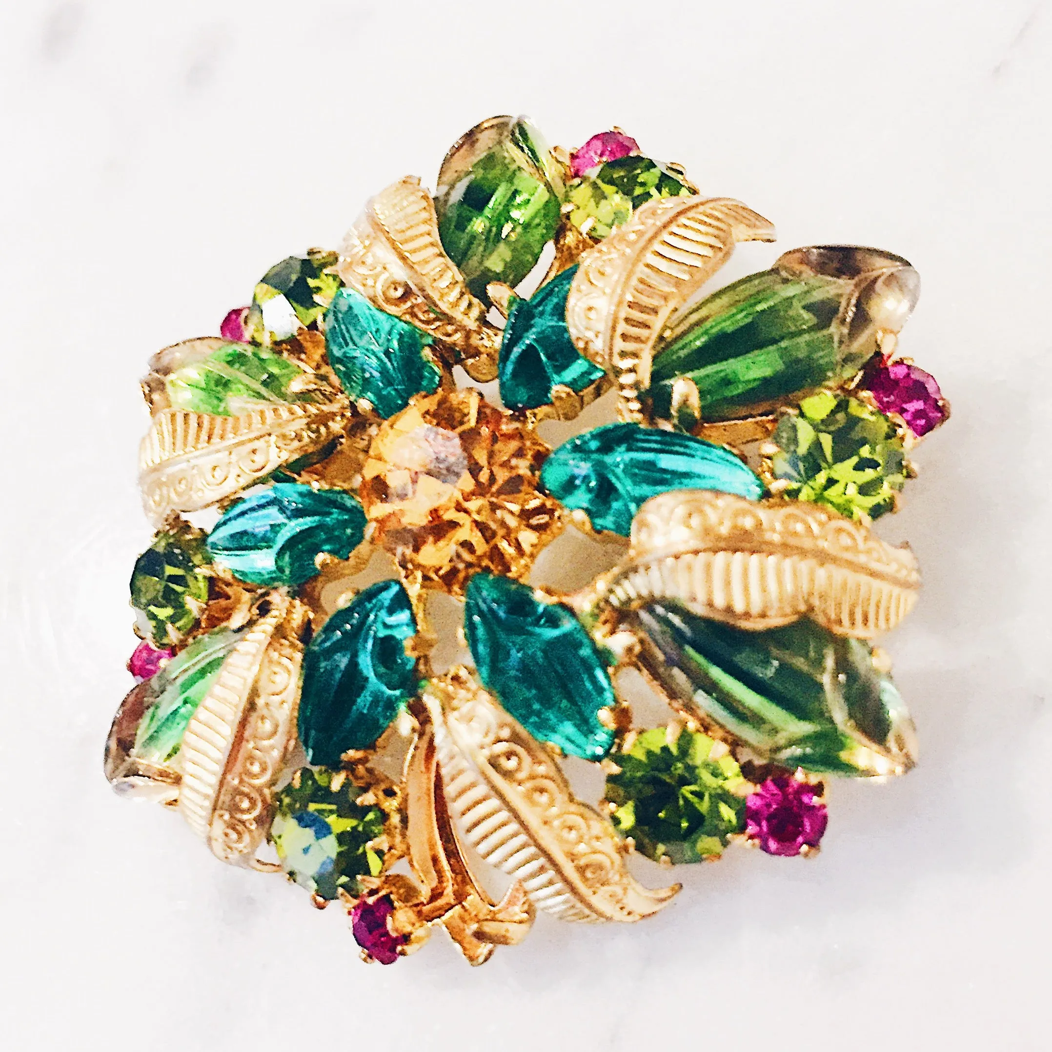 Vintage Moulded Glass Tropicana Brooch