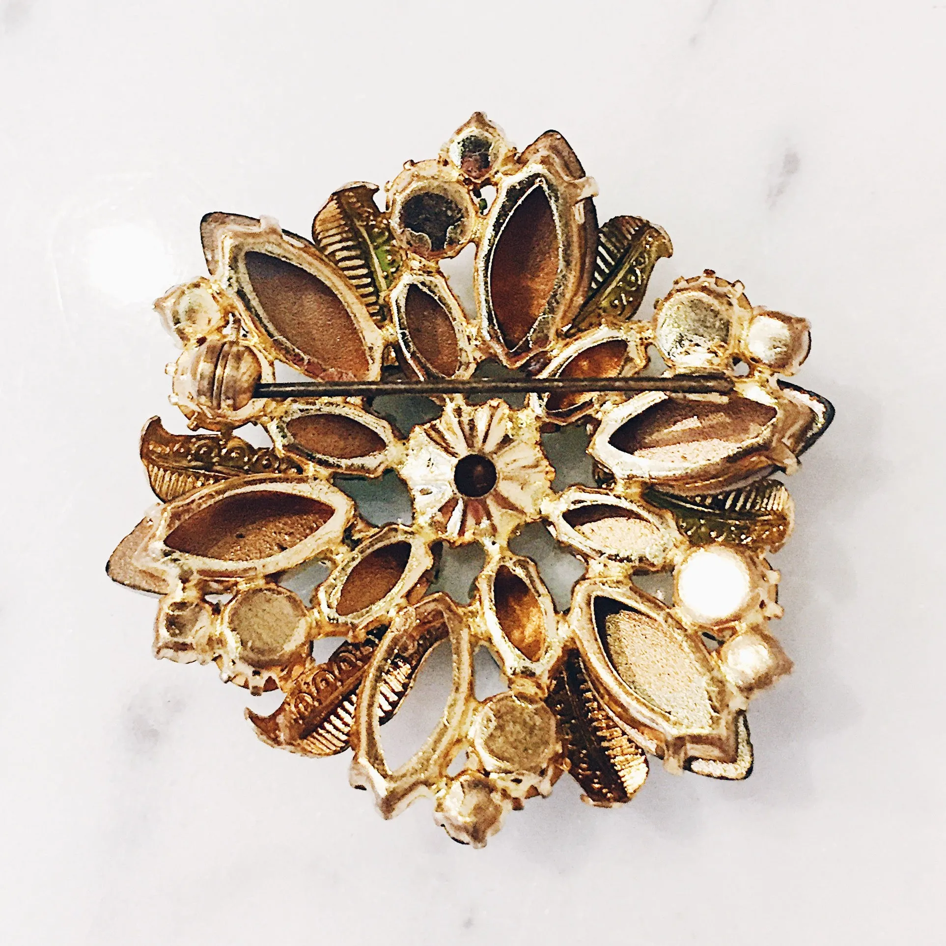 Vintage Moulded Glass Tropicana Brooch